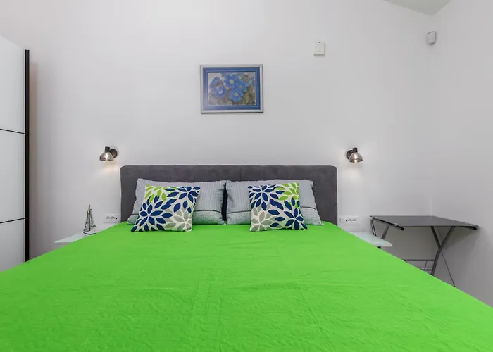 Holiday home 4 Bedroom Cozy In Betiga Pula