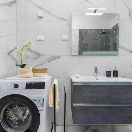 4 Bedroom Cozy In Betiga *